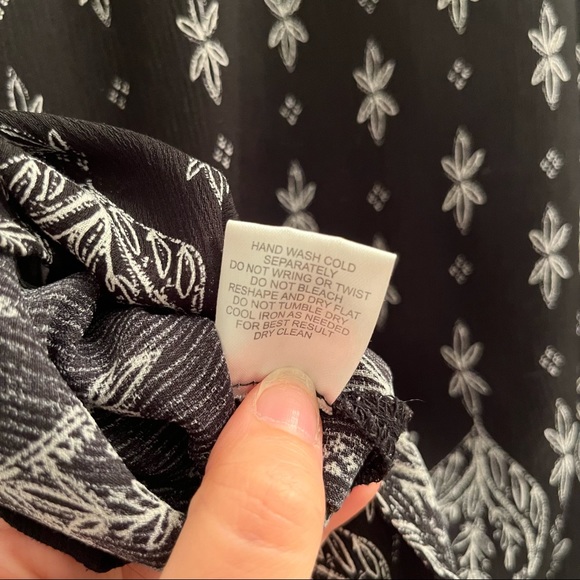 Pink Rose Black and White Boho Pattern Blouse with Rolled Sleeve Detail size S - Picture 8 of 8